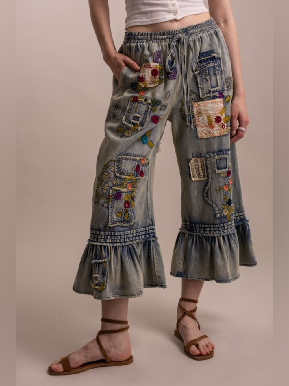 N1 Bluevelvet 🔥Embroidered Ruffle-Hem Wide Leg Jeans - Light Denim